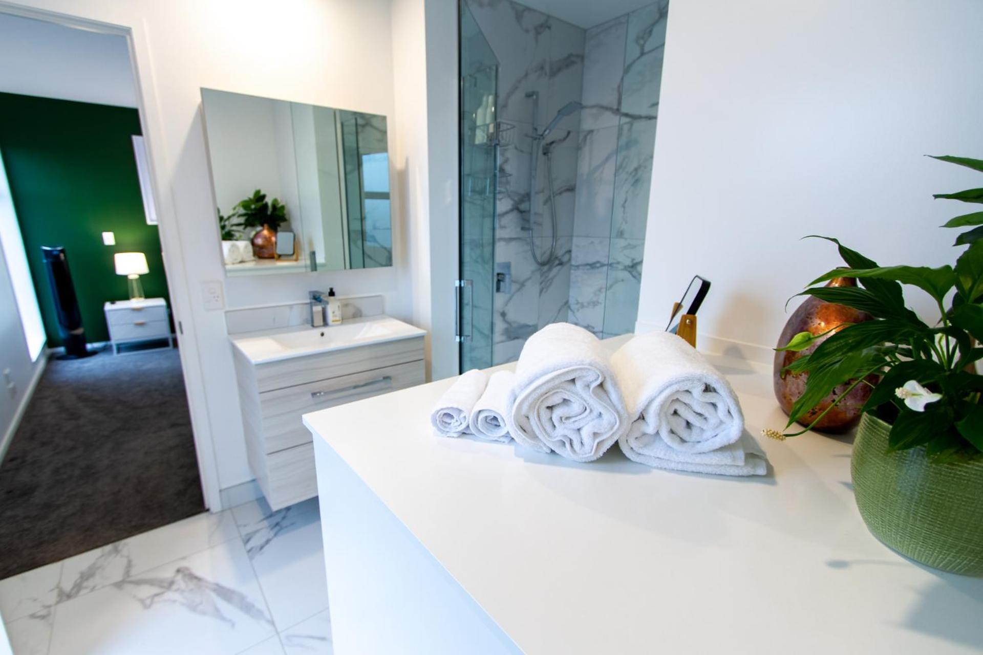 Gorgeous In Green - 2 Bed Central Oasis W/King Bed Christchurch Eksteriør billede