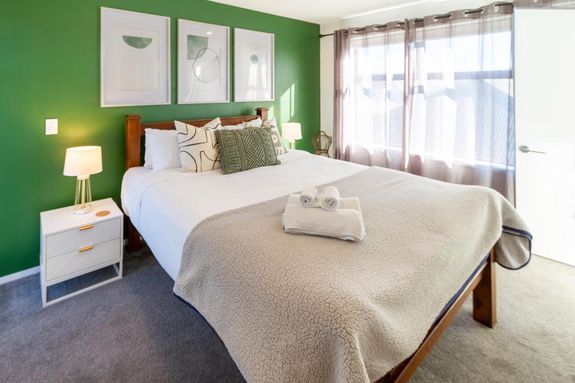 Gorgeous In Green - 2 Bed Central Oasis W/King Bed Christchurch Eksteriør billede