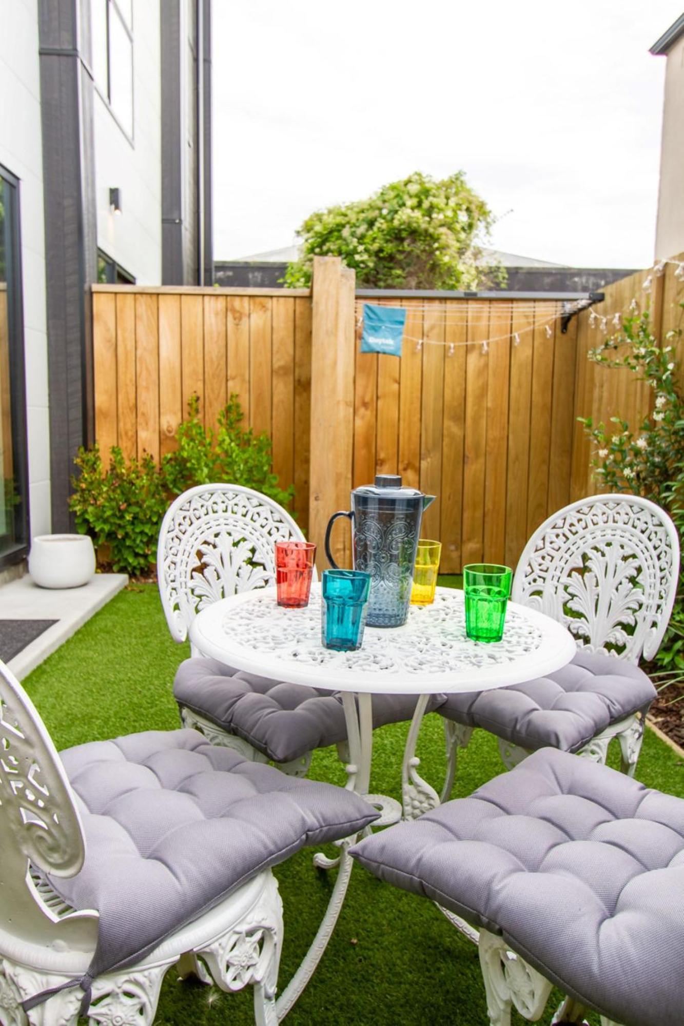 Gorgeous In Green - 2 Bed Central Oasis W/King Bed Christchurch Eksteriør billede