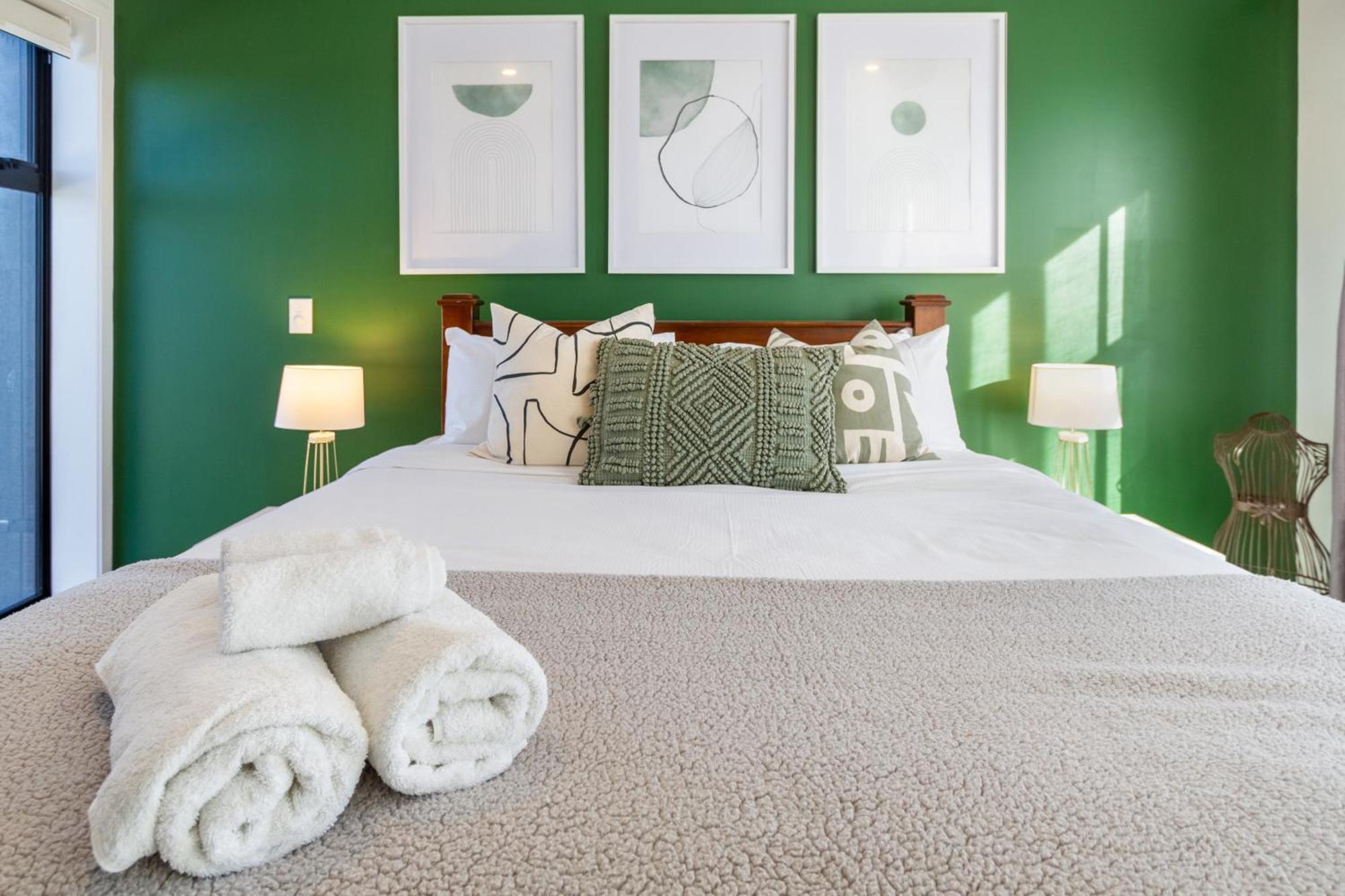Gorgeous In Green - 2 Bed Central Oasis W/King Bed Christchurch Eksteriør billede