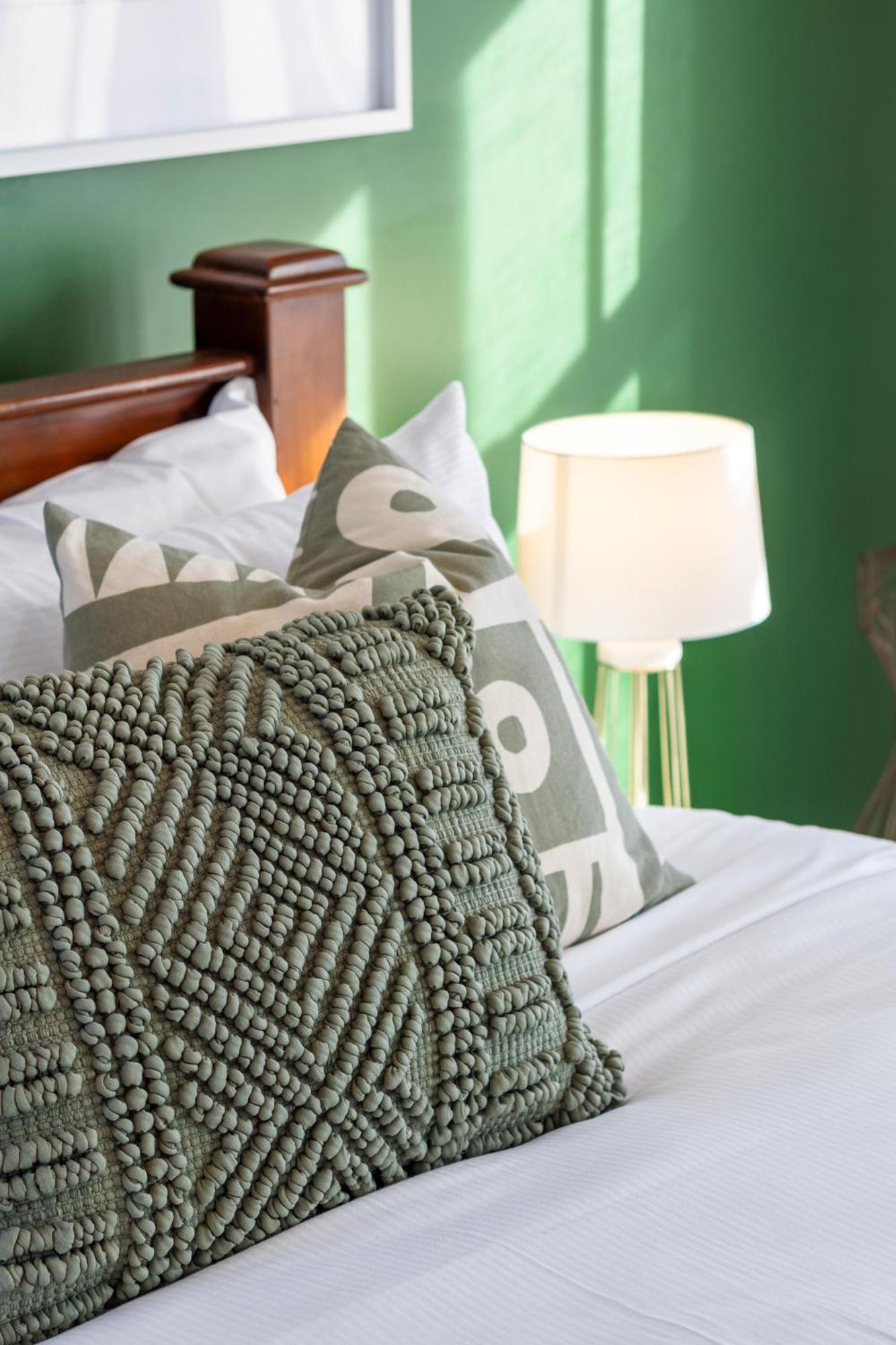 Gorgeous In Green - 2 Bed Central Oasis W/King Bed Christchurch Eksteriør billede